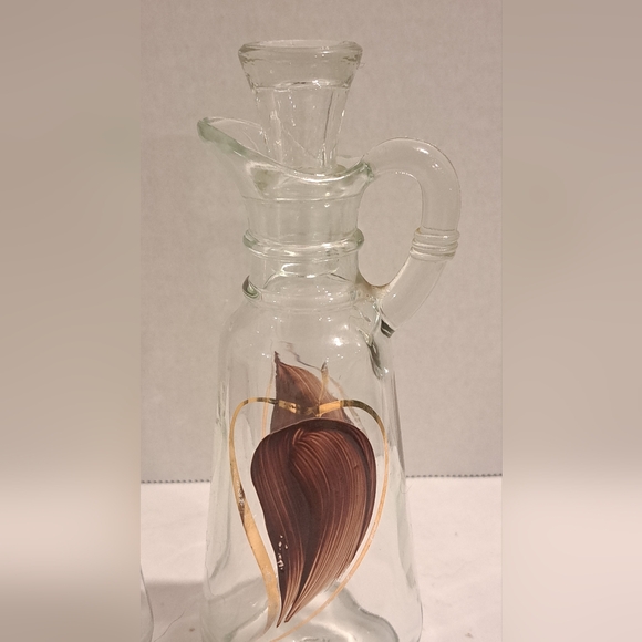 Anchor hocking cruet set.  Brown leaves with a gold border. - Picture 7 of 10